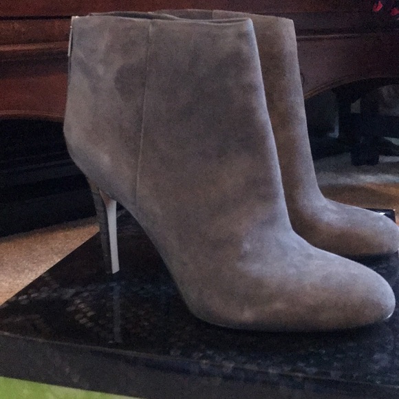 NEW Sam Edelman Gray Suede & Croc Heel Bootie - Picture 8 of 8